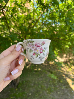 فنجان قهوه خوری سرامیکی طرح گل ریز صورتی